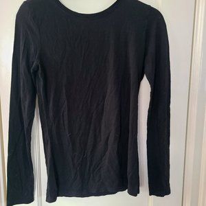 Black long sleeve t shirt